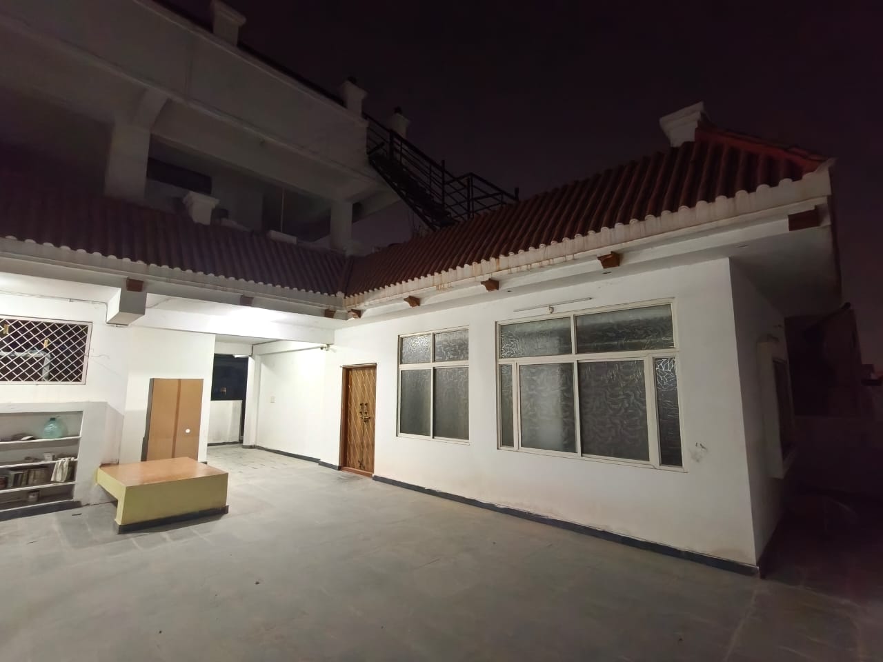 2BHK penthouse for rent image 3
