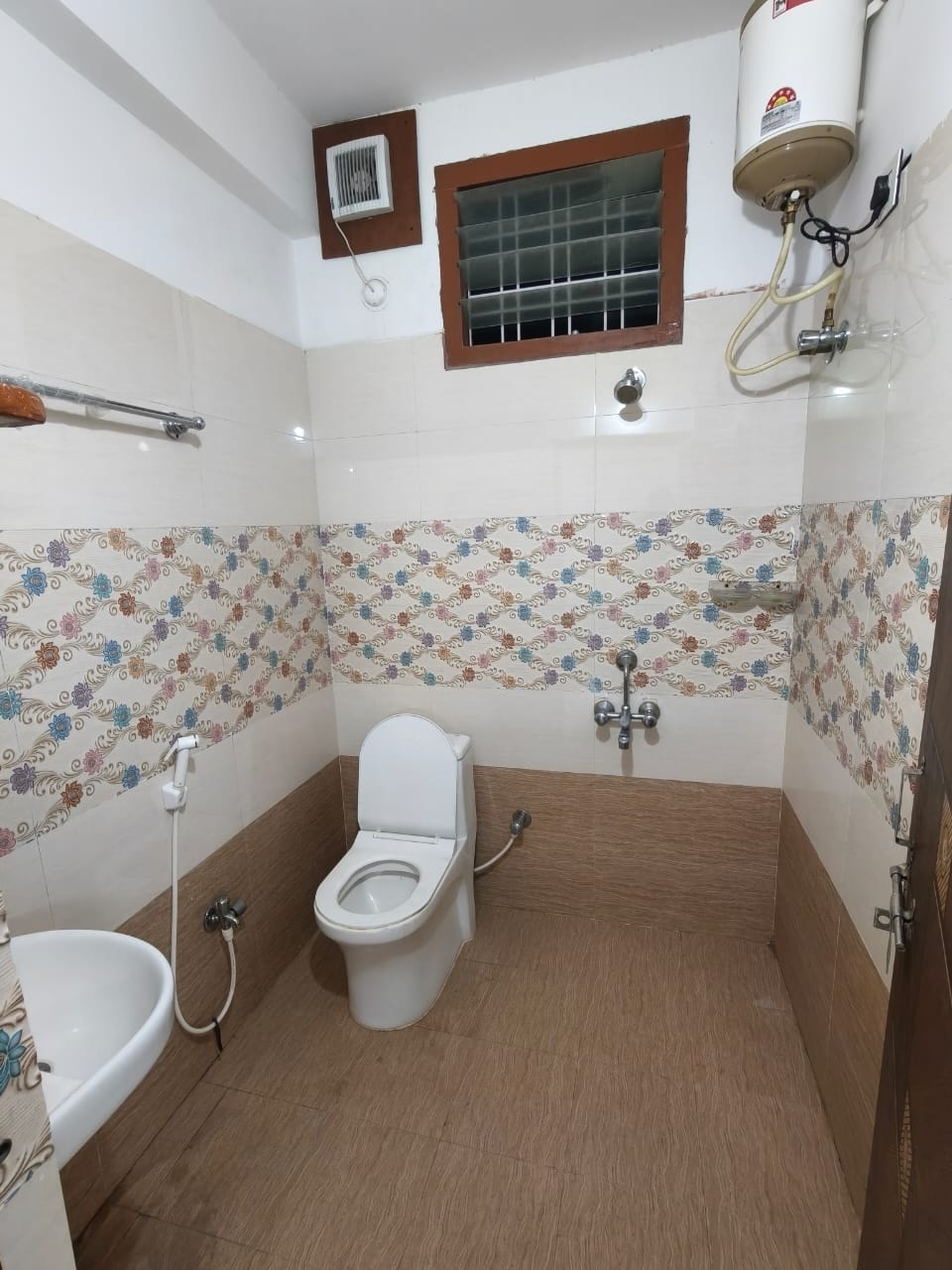 2BHK penthouse for rent image 13