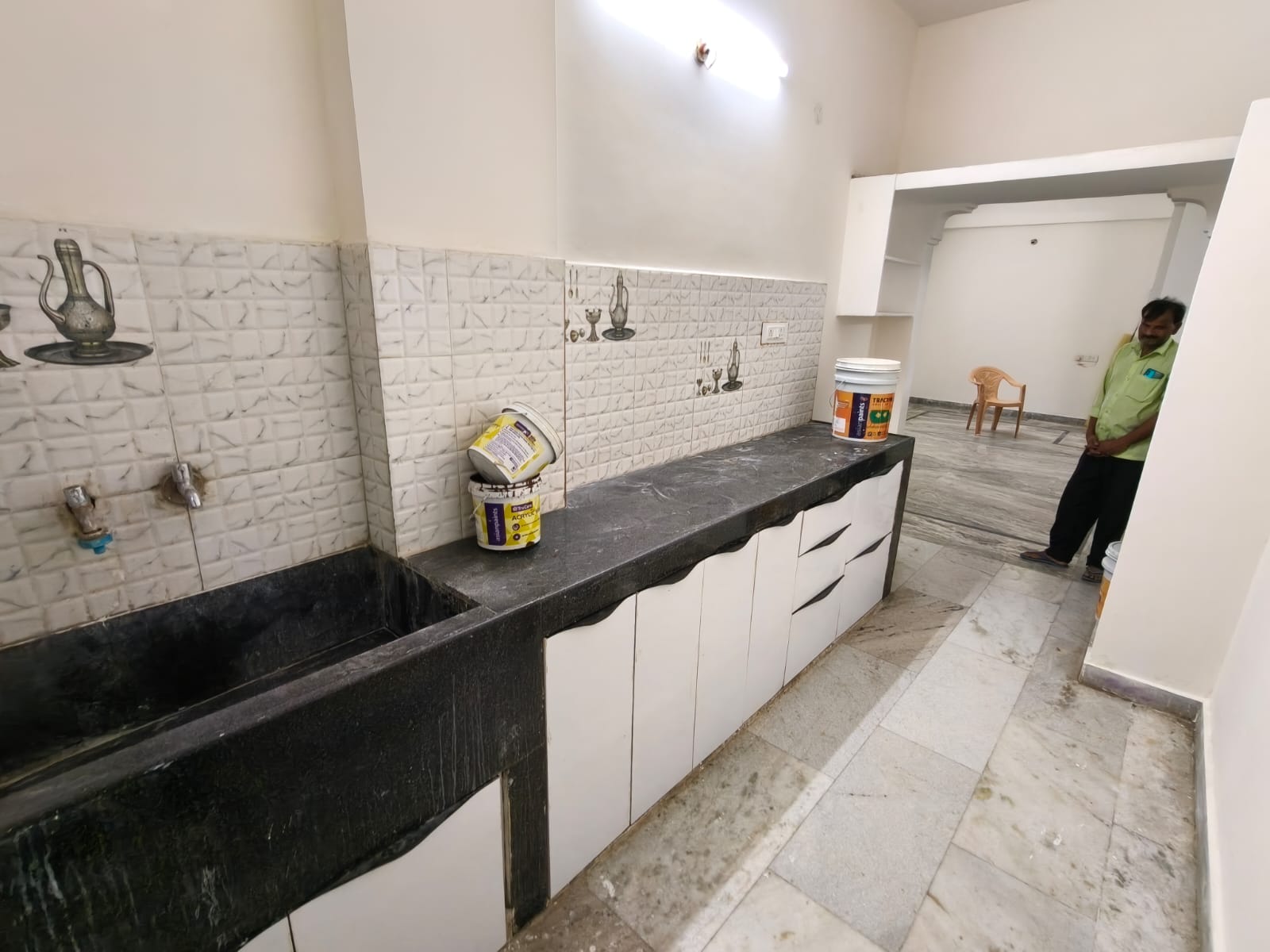 3 BHK Flat for Rent on Alkapur Main Road image 5