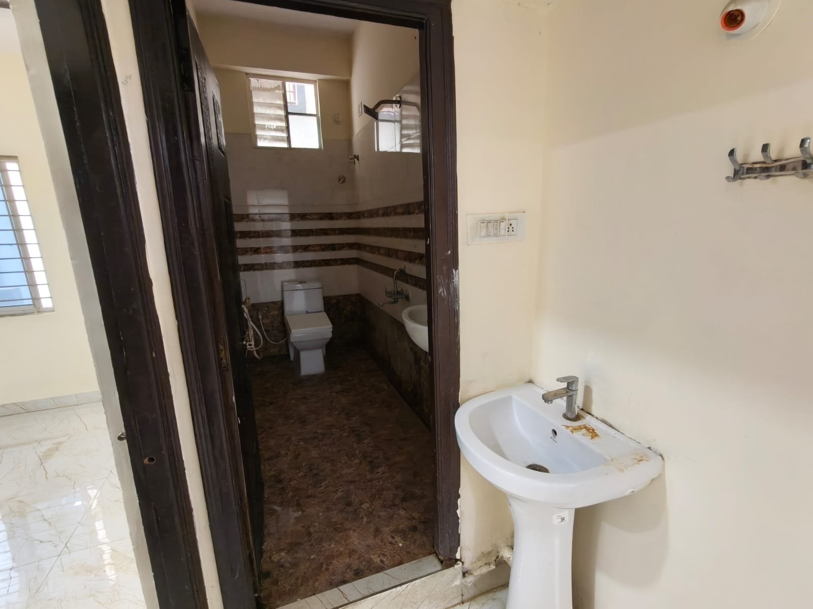 3BHK Flat For Rent In puppalguda image 5