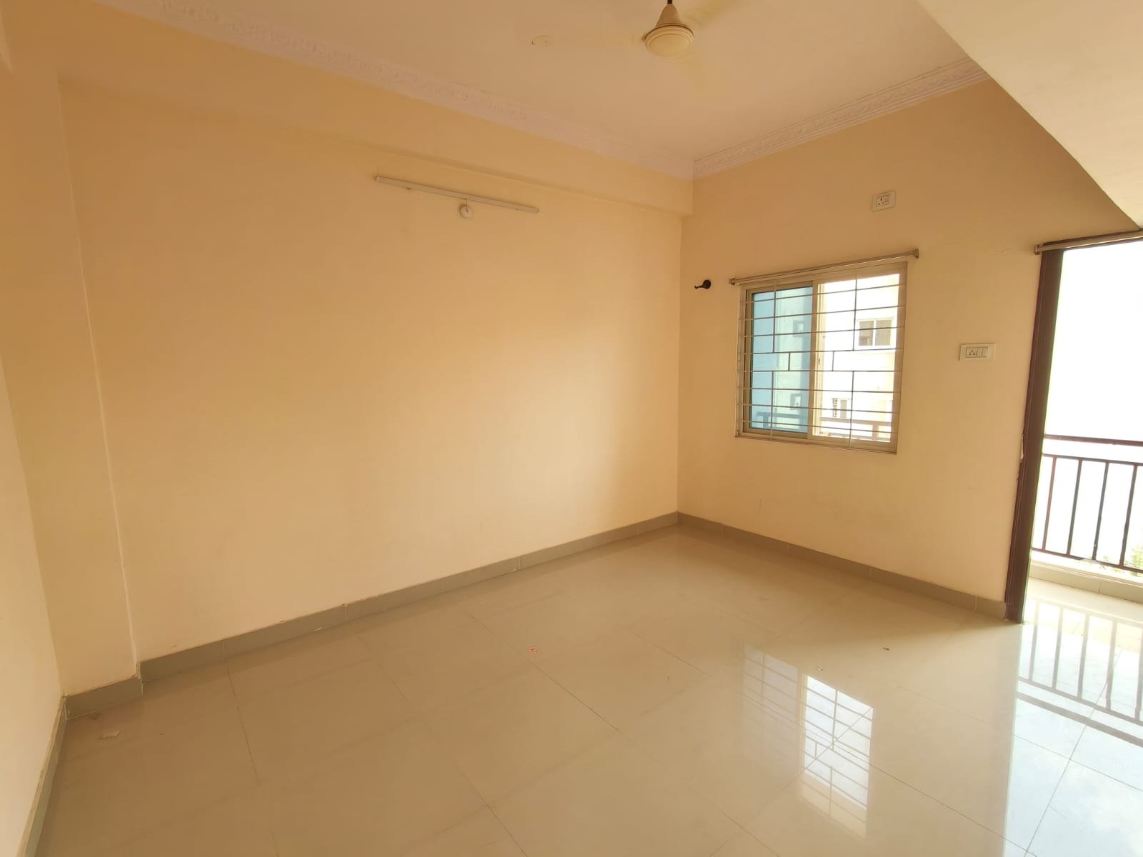 3BHK flat for rent in puppalguda image 9