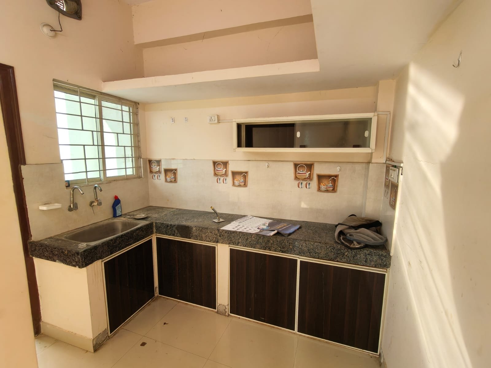 3BHK flat for rent in puppalguda image 3