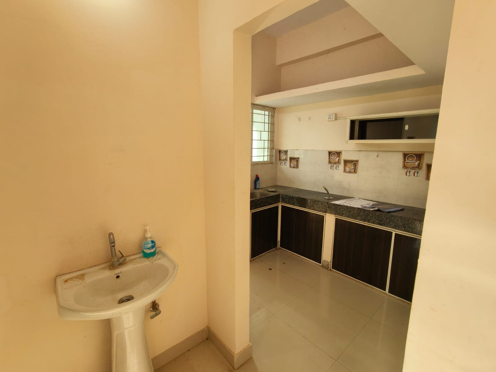3BHK flat for rent in puppalguda image 1