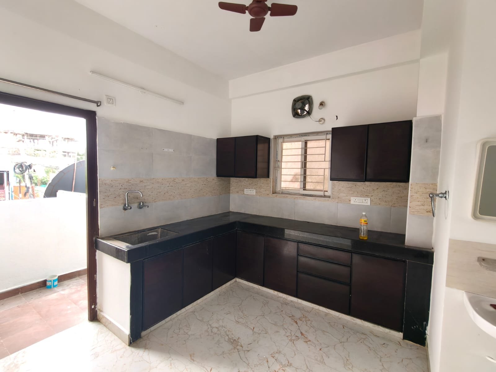 3BHK Flat For Rent In Puppalguda image 3
