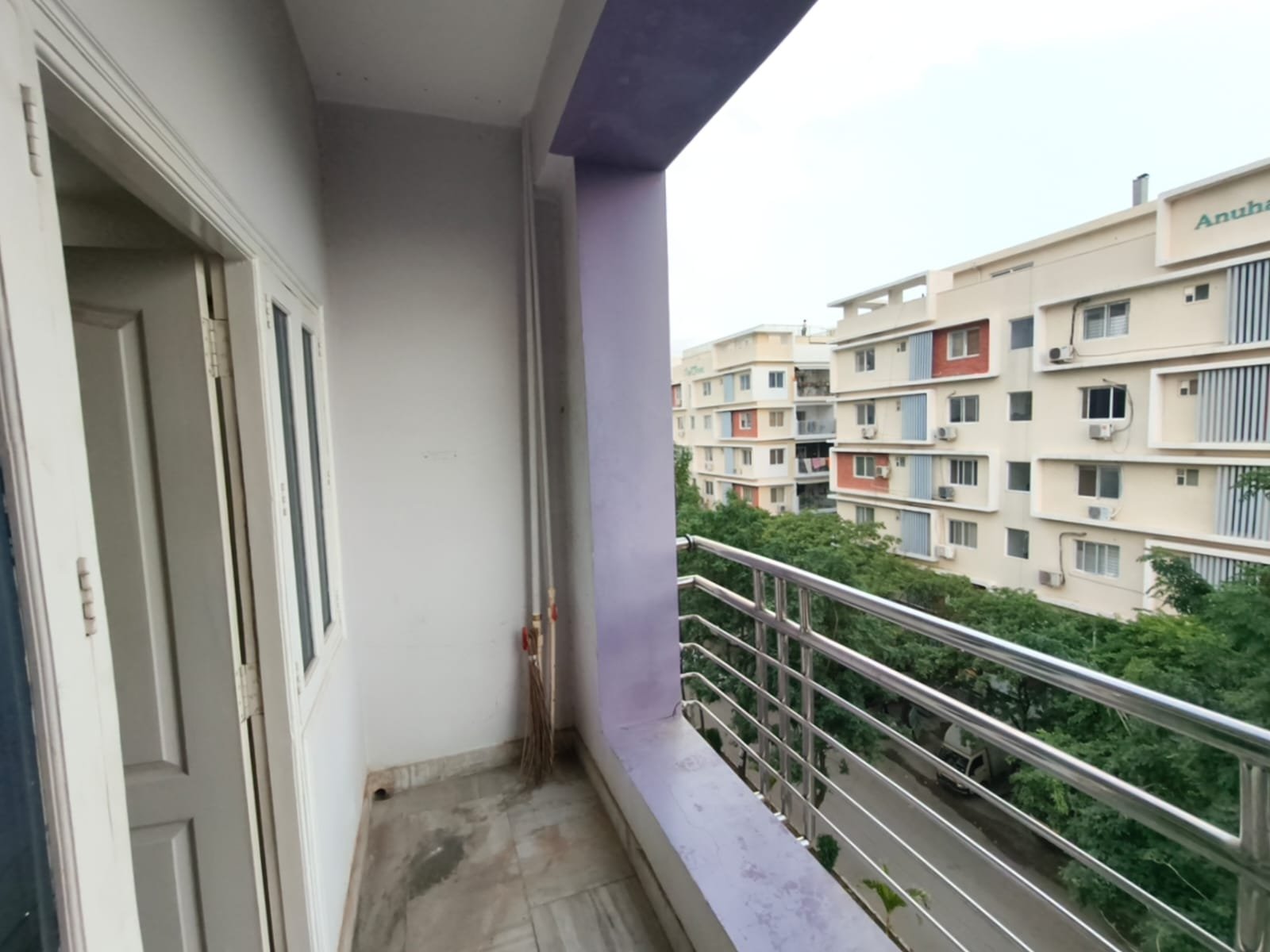 3BHK flat for rent in puppalguda image 3