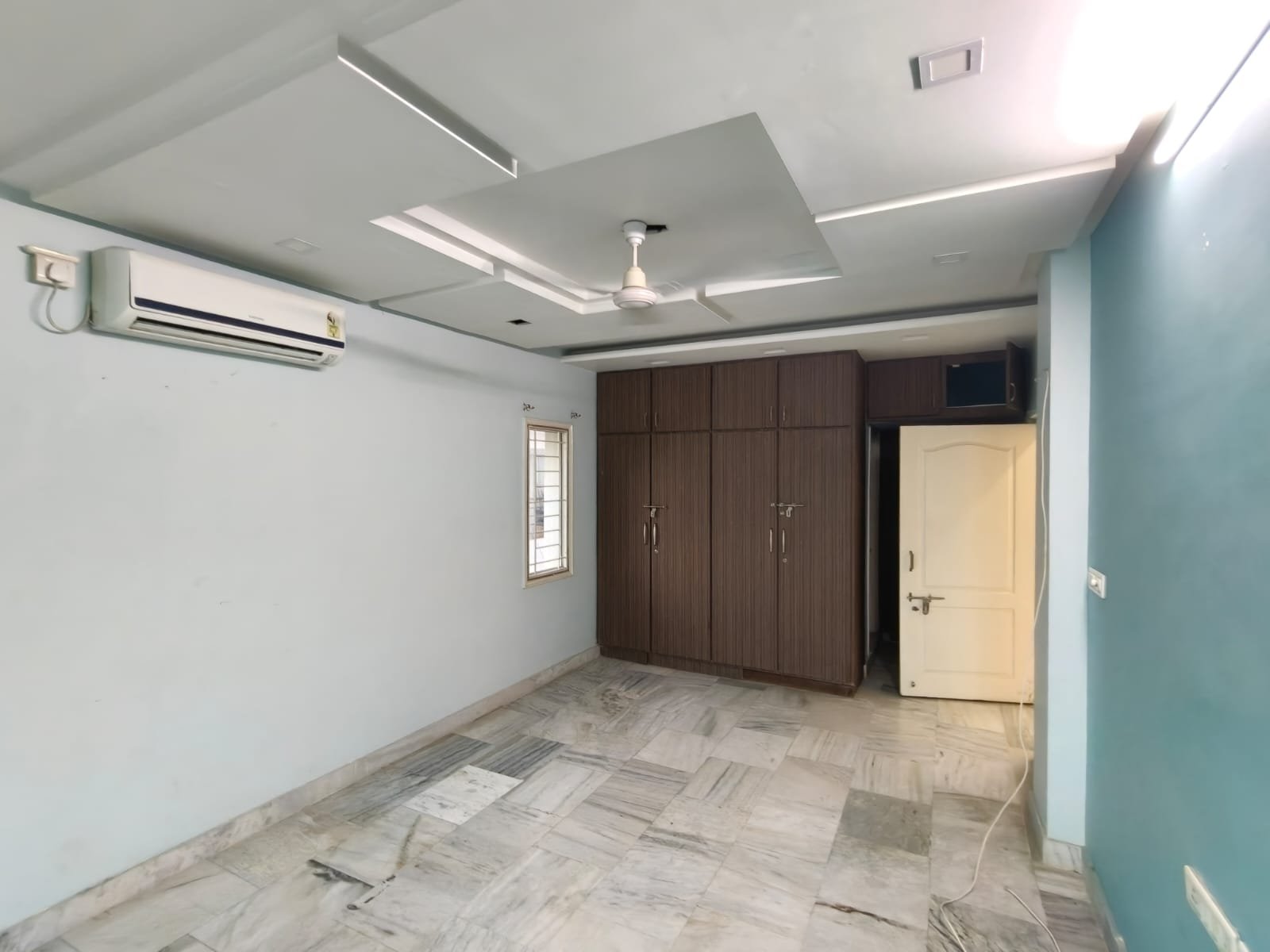 3BHK flat for rent in puppalguda image 9