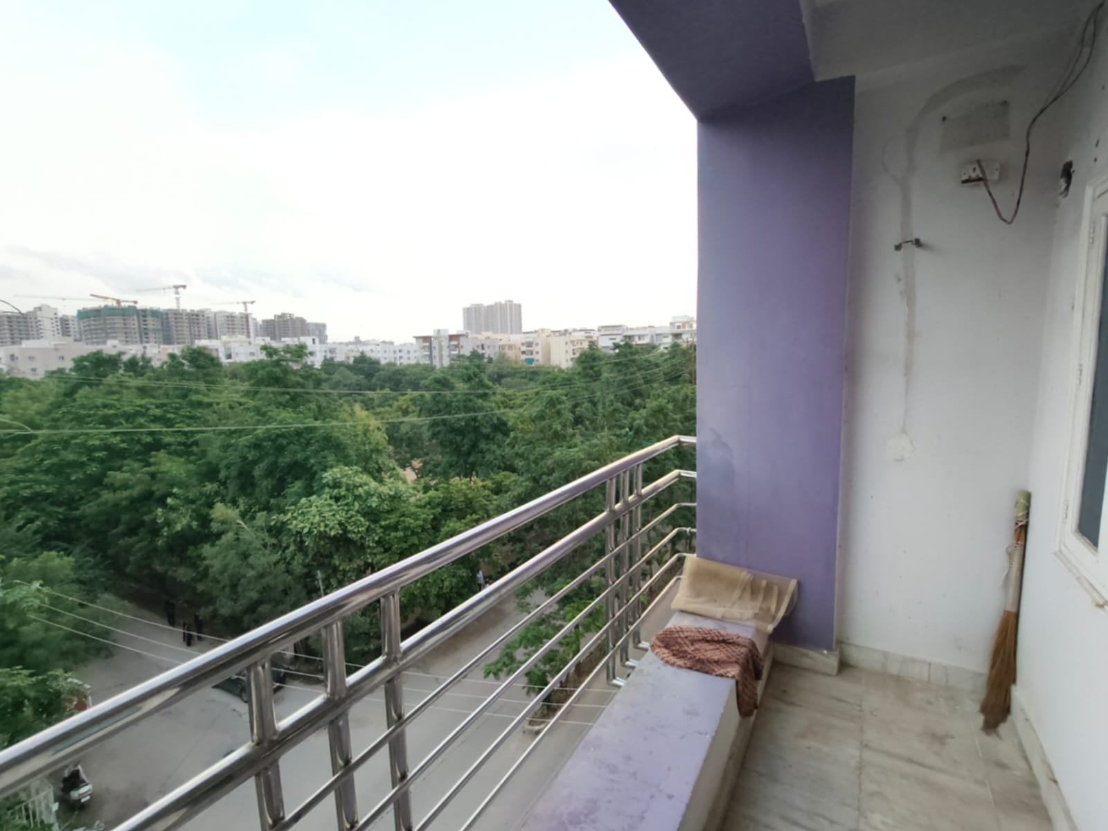 3BHK flat for rent in puppalguda image 4