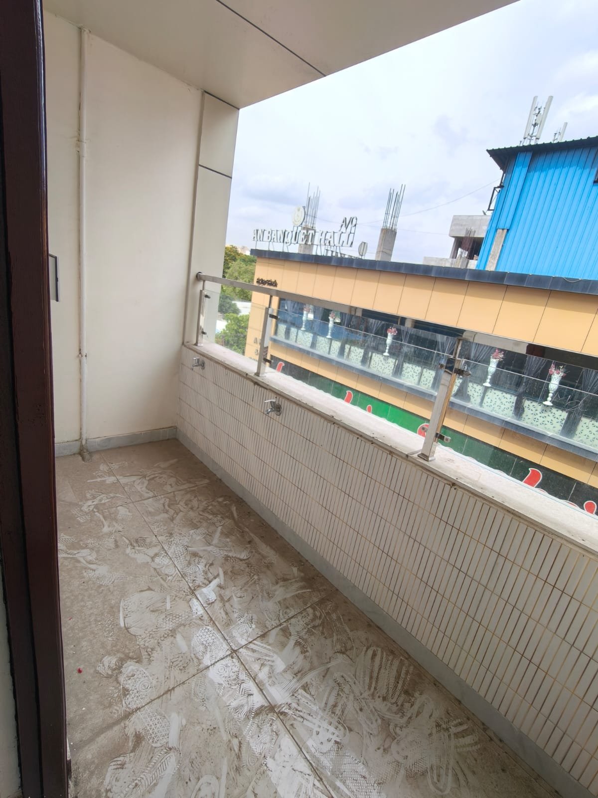 2BHK semi furnished flat for rent in puppalguda image 9