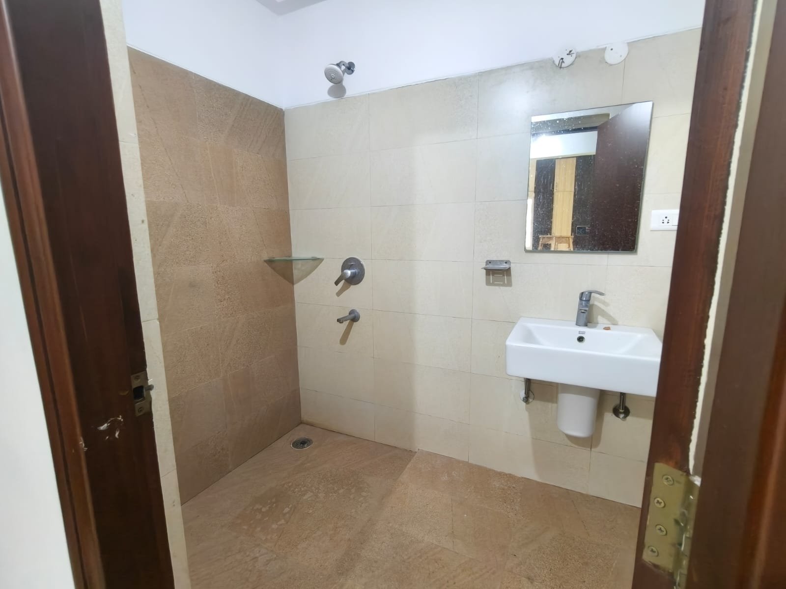 3BHK semi furnished flat for rent in Alkapur Township image 7