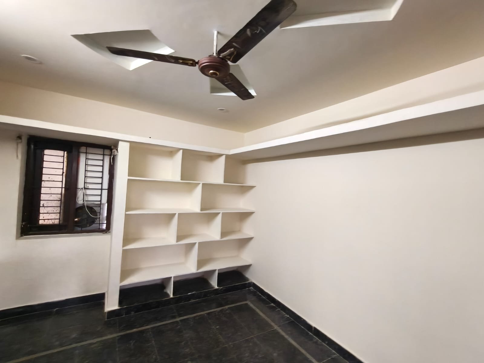 1Rk flat for rent in Shaikpeth image 1