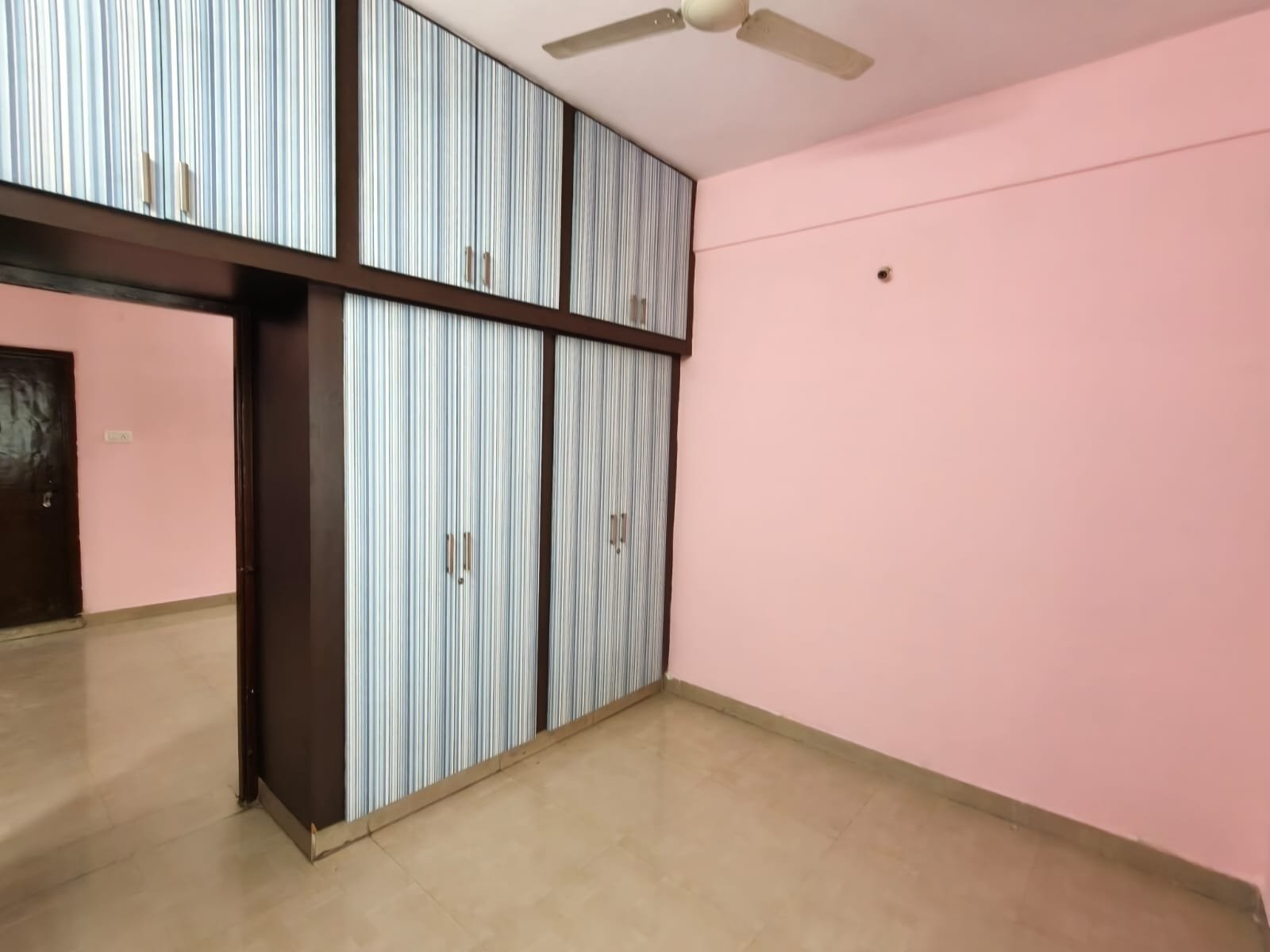 3BHK semi furnished flat for rent in Alkapur Township image 8