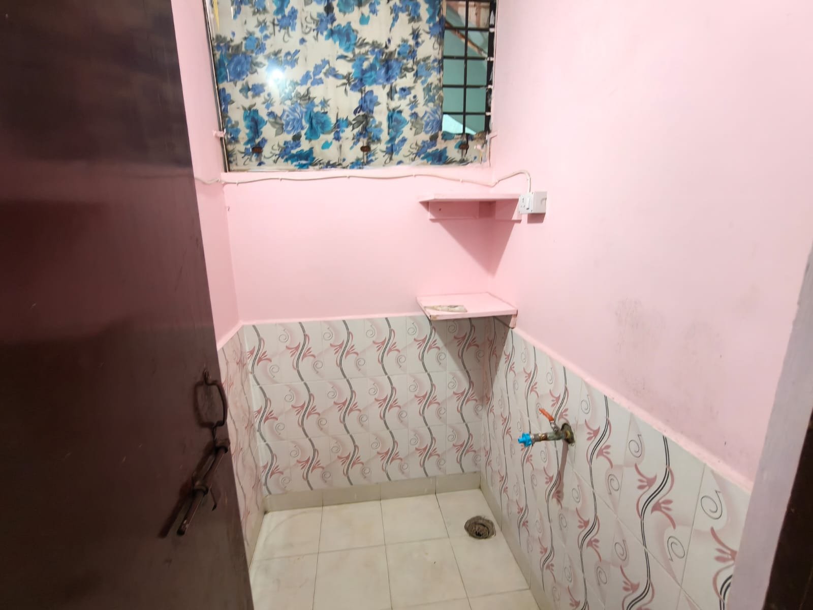 3BHK semi furnished flat for rent in Alkapur Township image 7