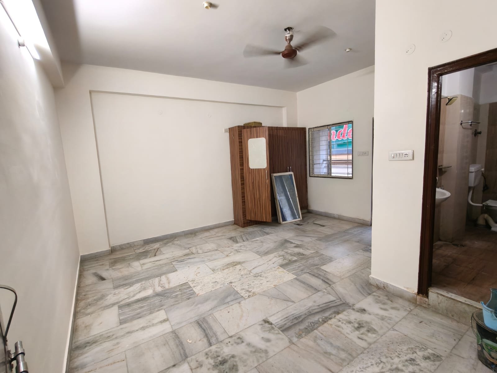 3bhk flat for rent in puppalguda image 4