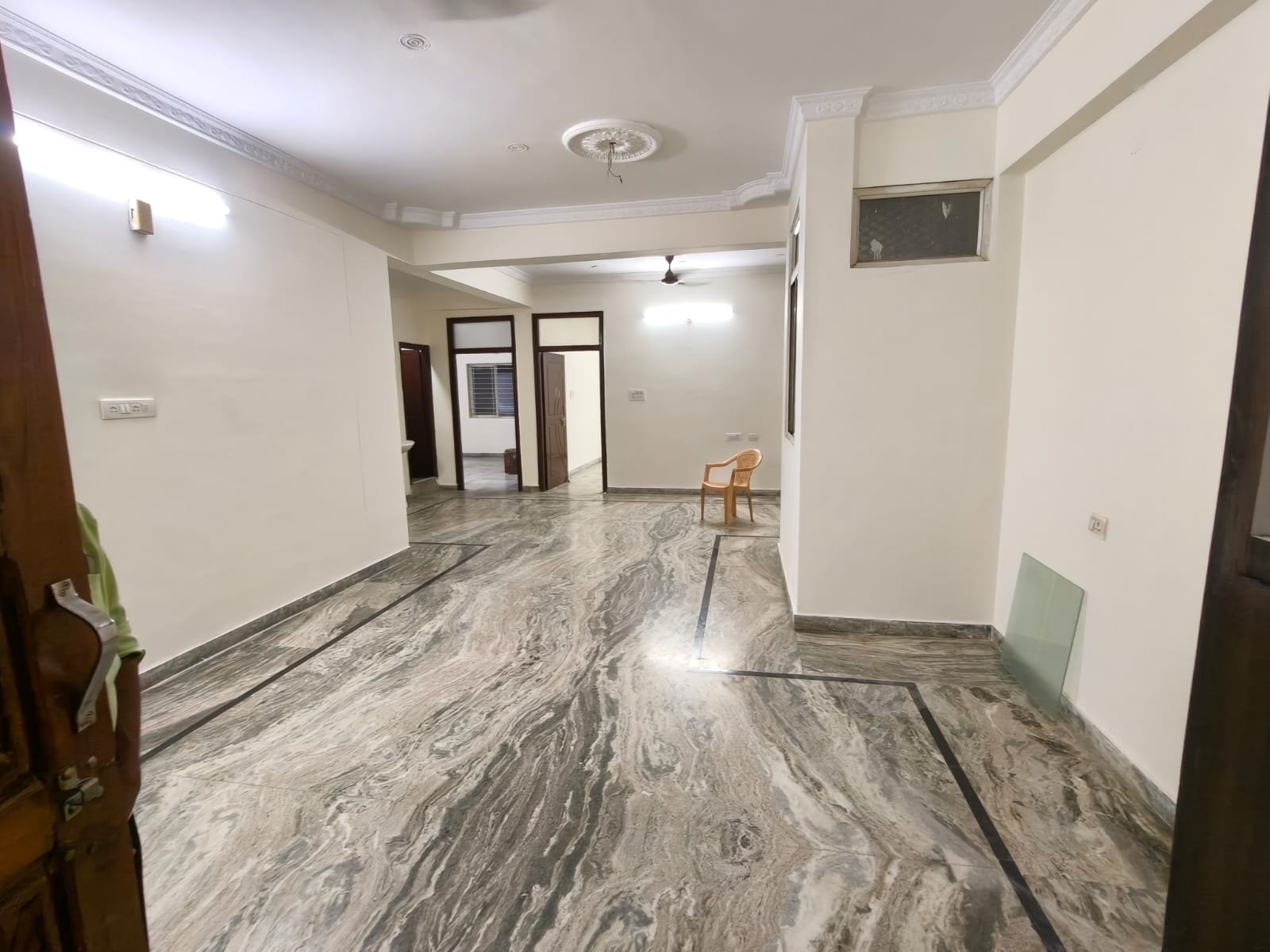 3bhk flat for rent in puppalguda image 2