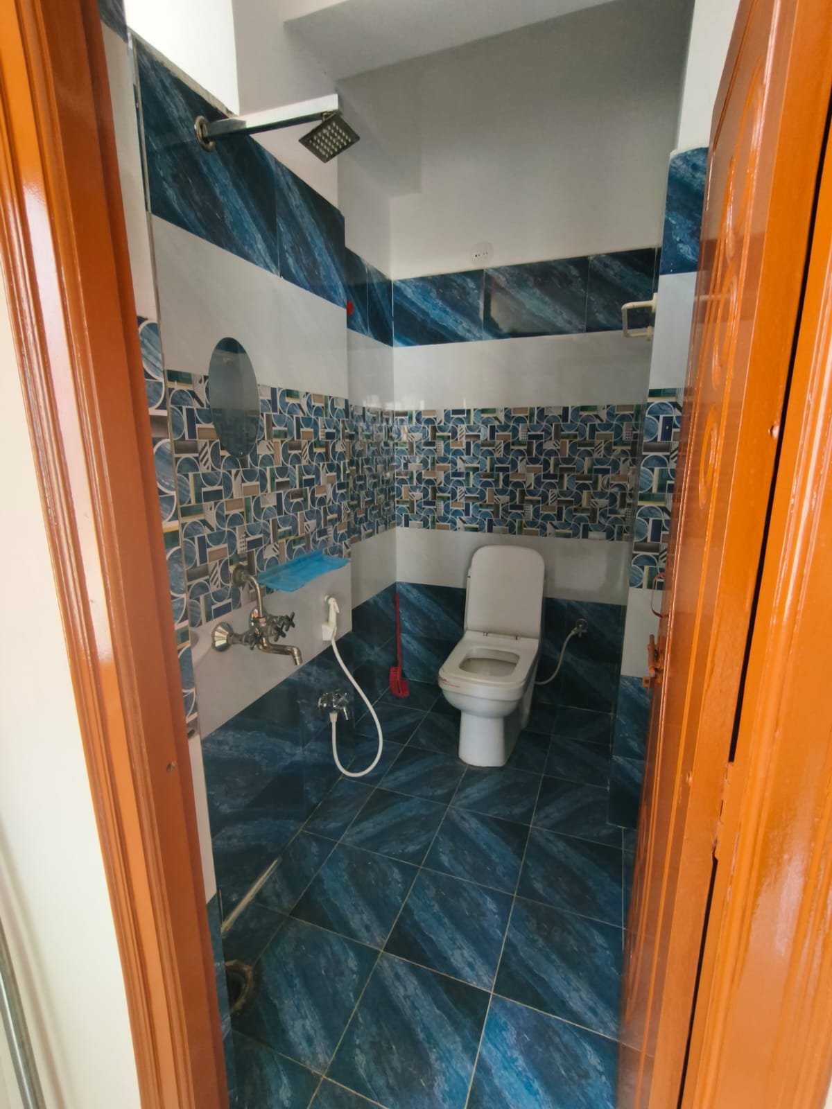 3BHK semi furnished flat for rent in puppalguda image 6