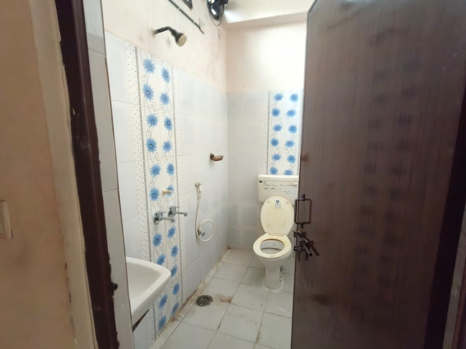 3 BHK Flat For Rent in Puppalguda image 6