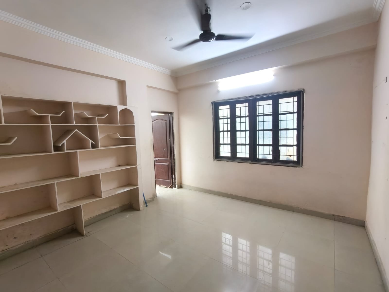 3 BHK Flat For Rent in Puppalguda image 7