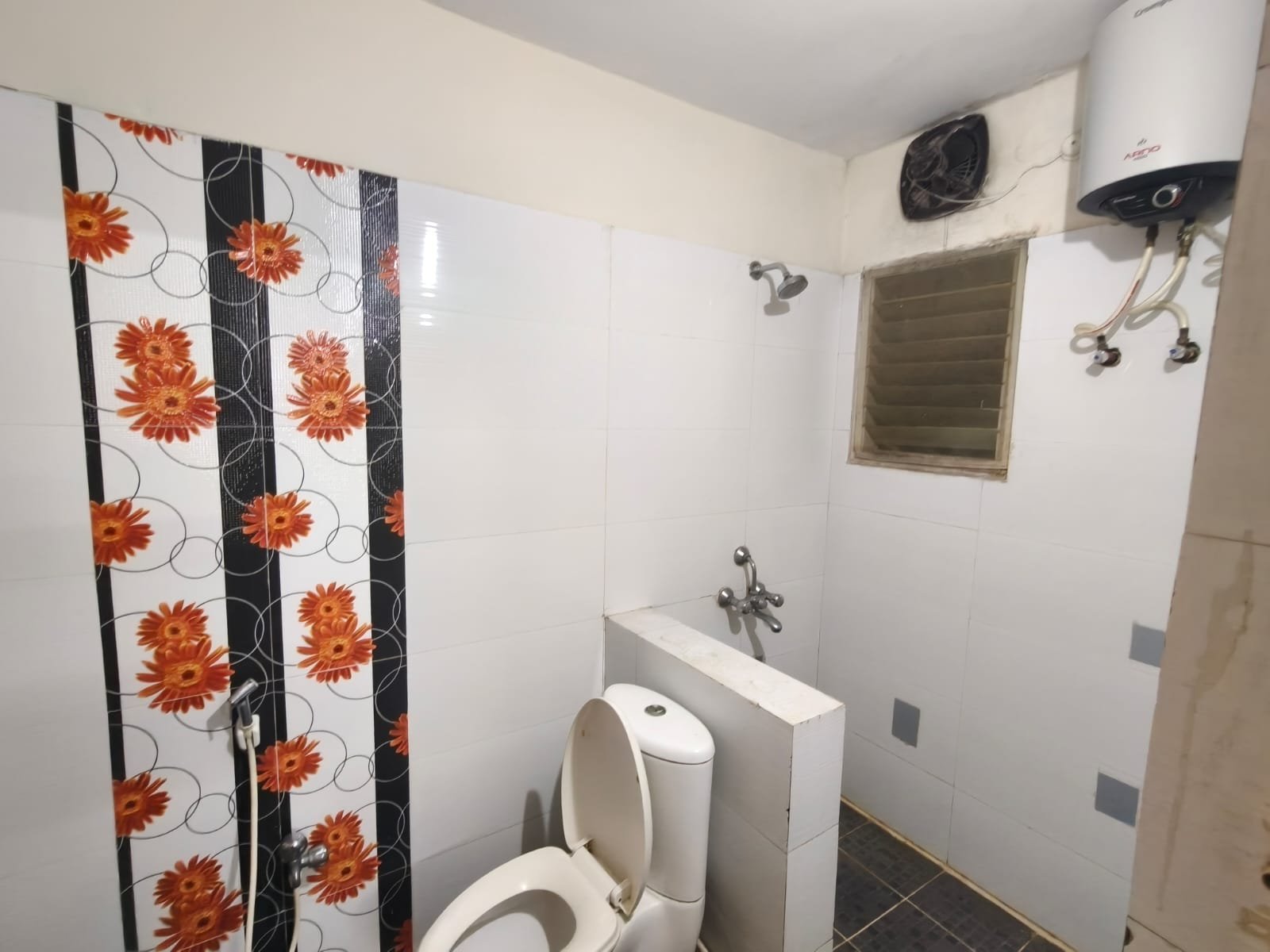 3bhk flat for rent in puppalguda image 7