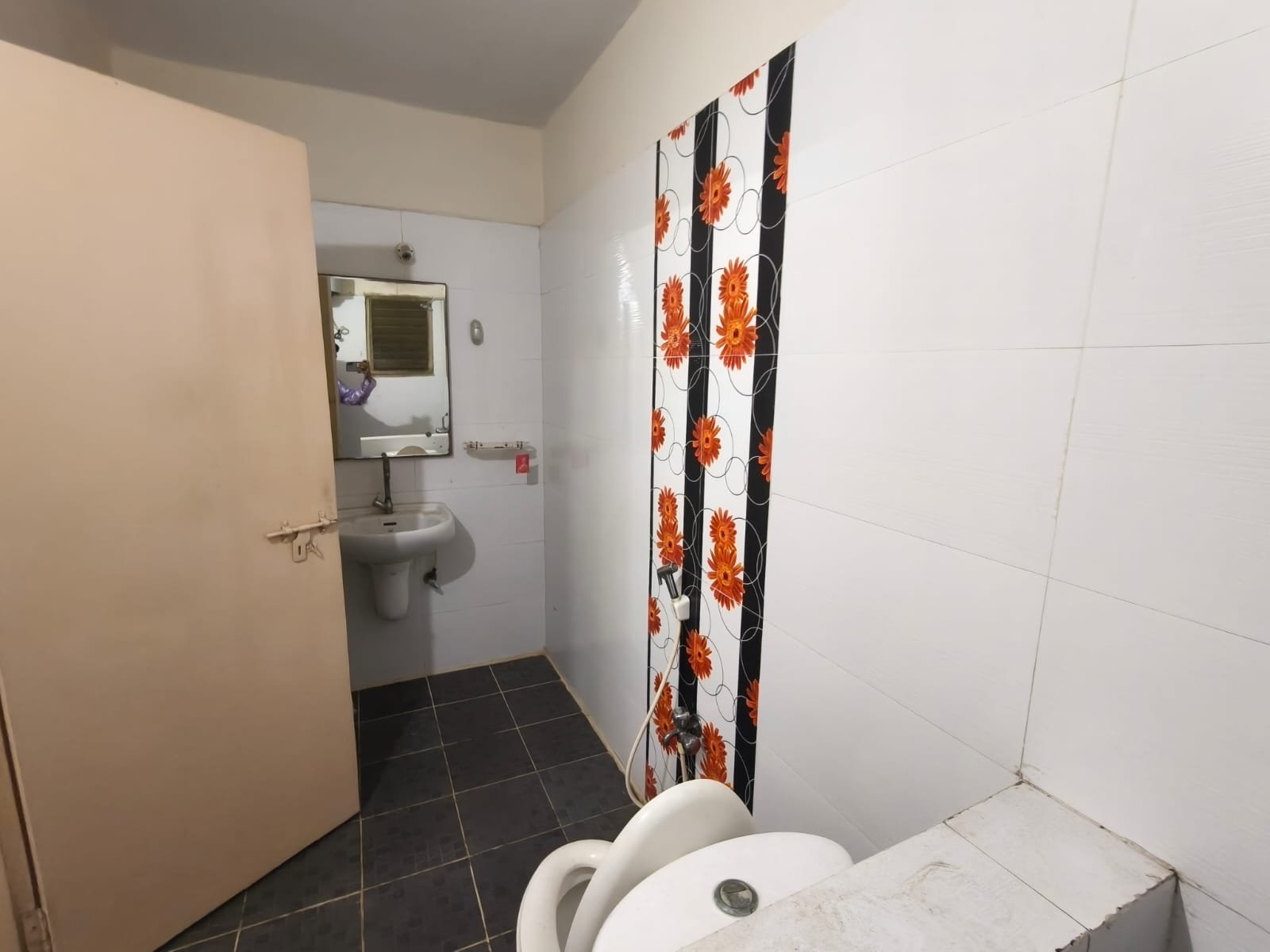 3bhk flat for rent in puppalguda image 8