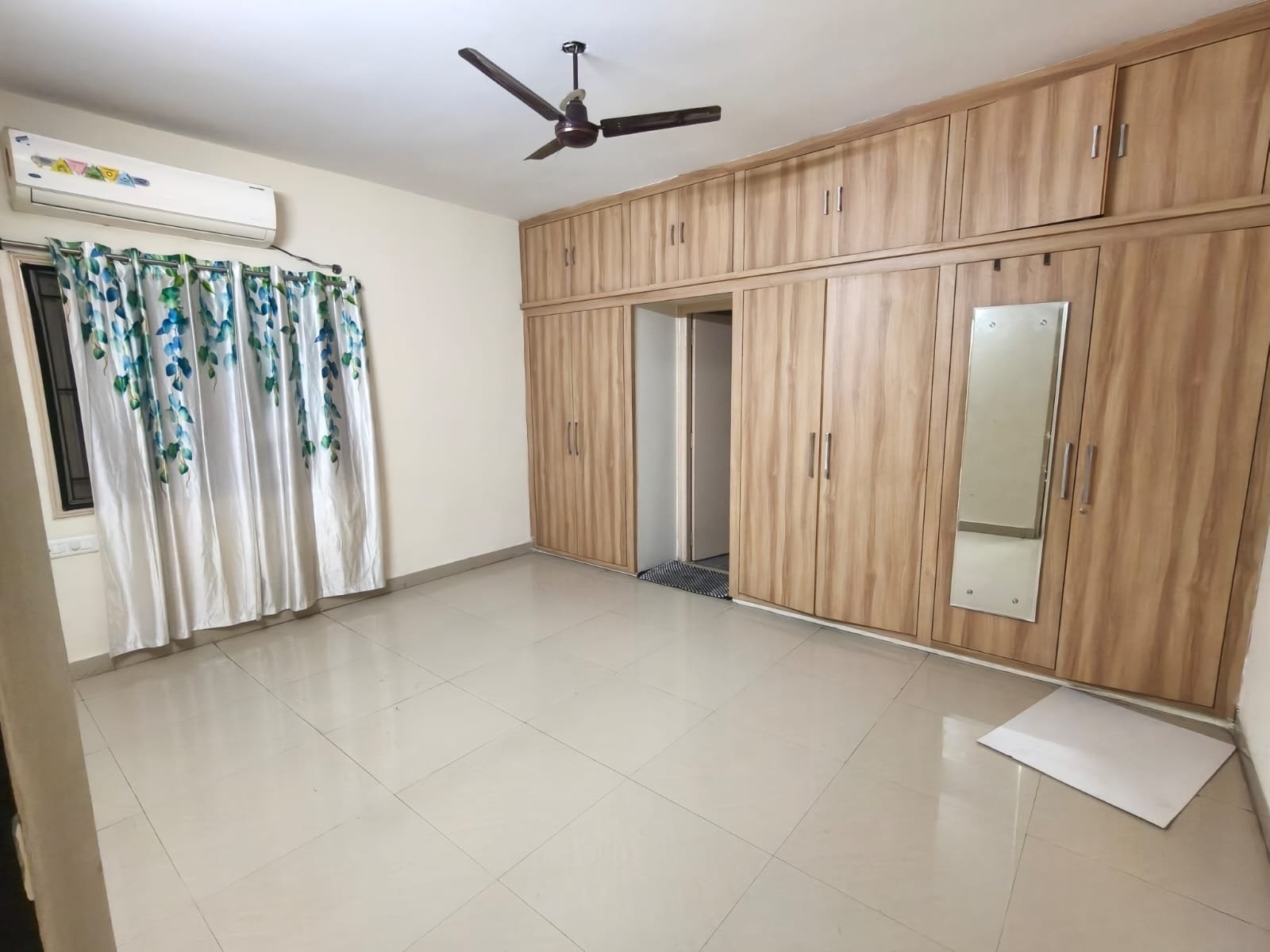 3bhk flat for rent in puppalguda image 6