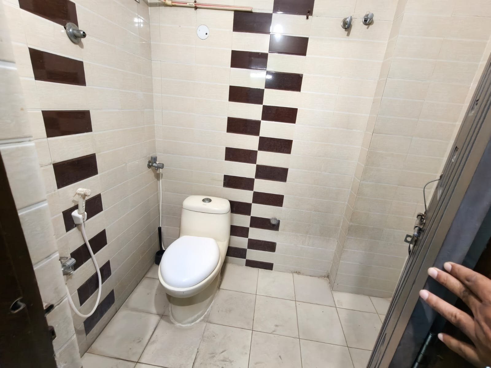 3bhk Flat for rent in Tolichowki image 4