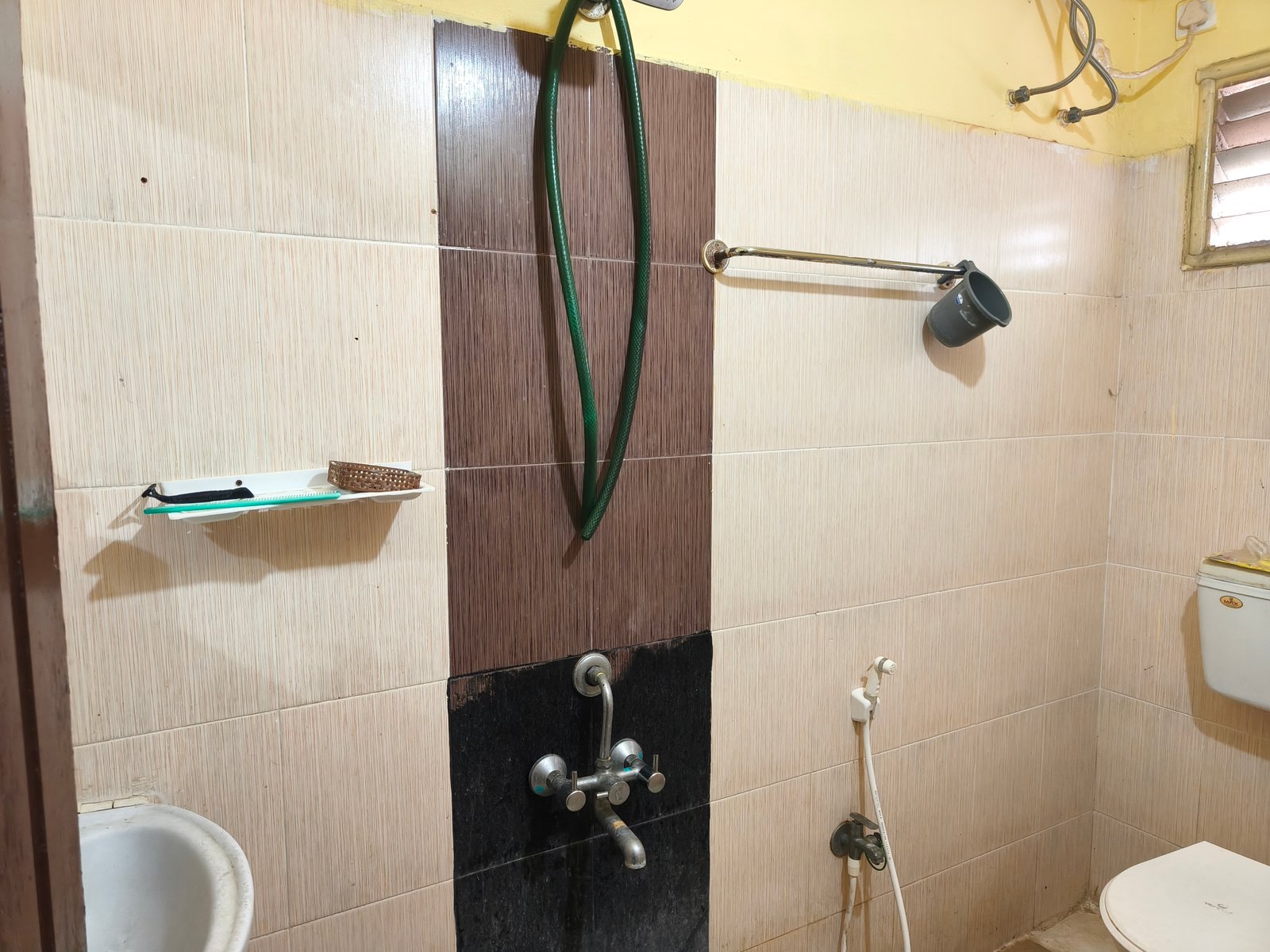 3Bhk Semi Furnished Flat For Rent image 16
