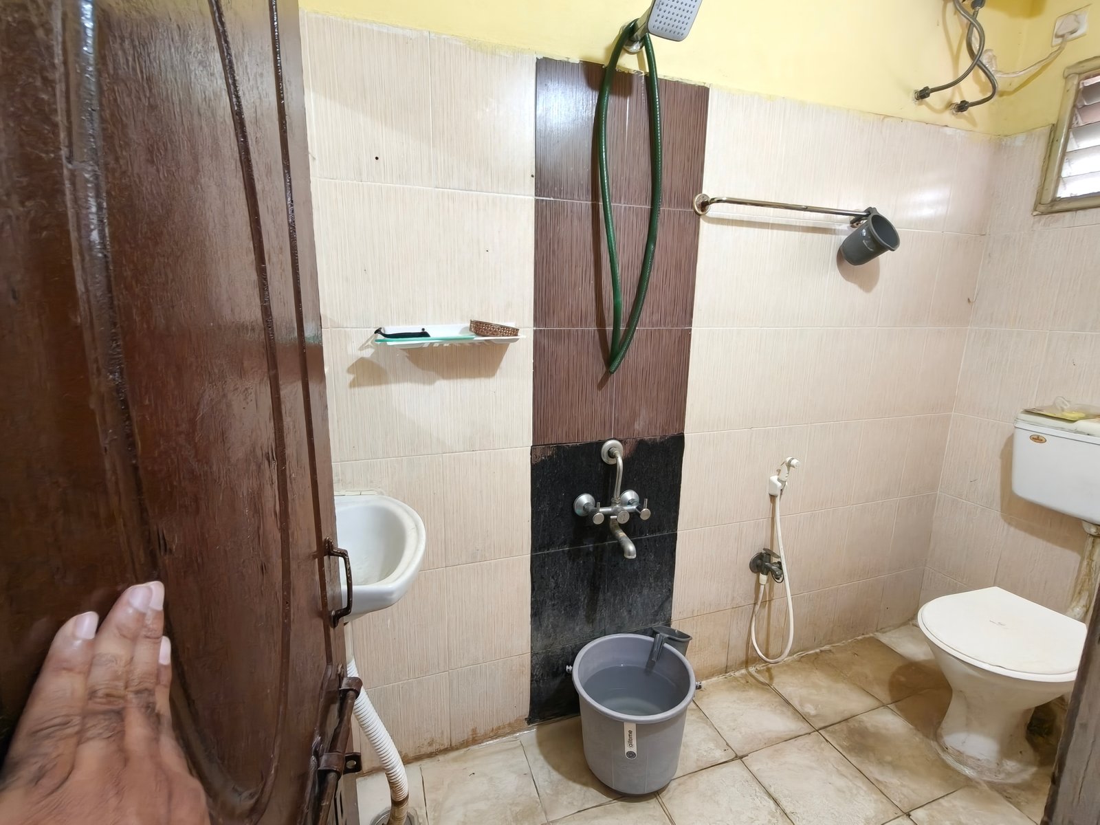 3Bhk Semi Furnished Flat For Rent image 15