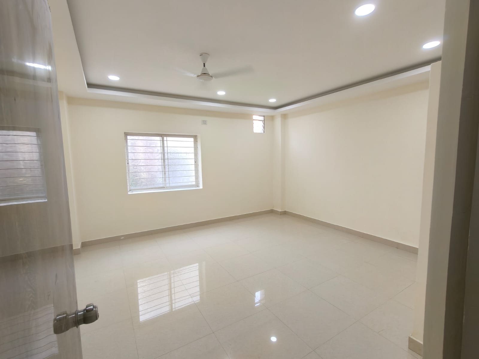 3bhk brand new semi furnished flat for rent in shaikpet image 1