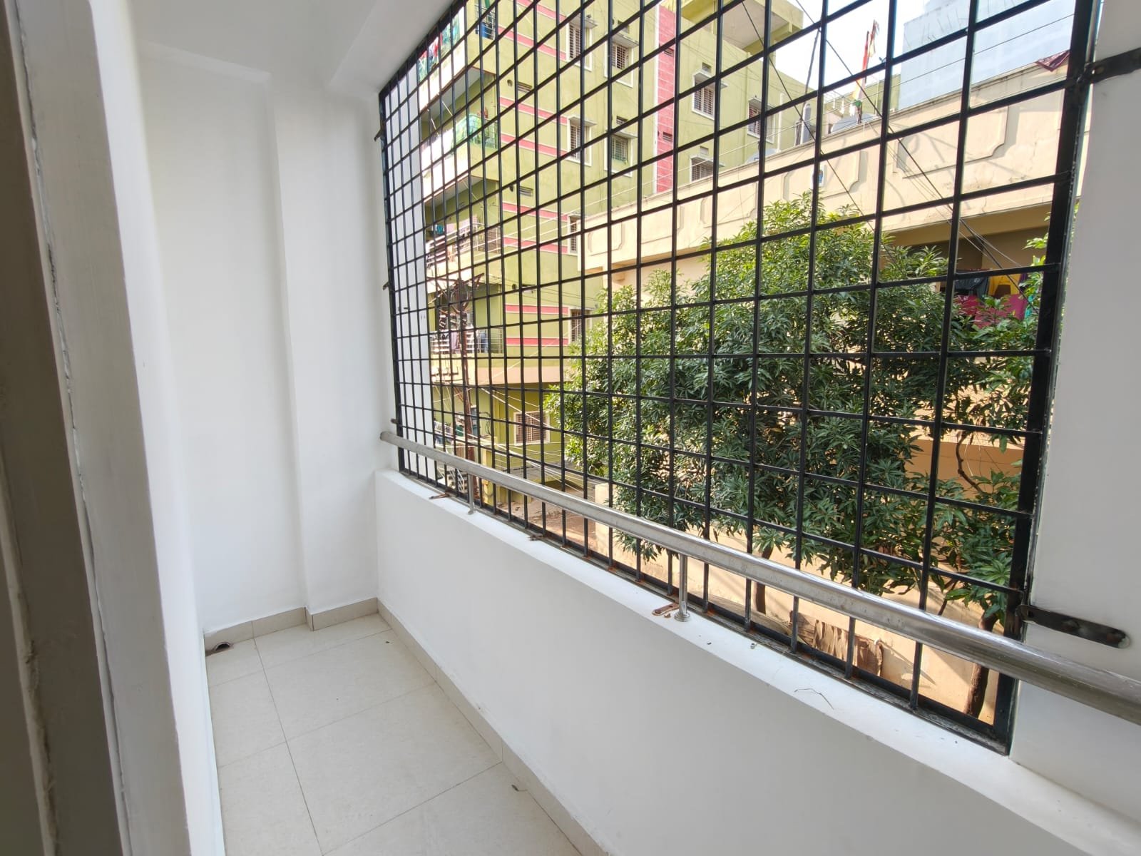 3bhk brand new semi furnished flat for rent in shaikpet image 6