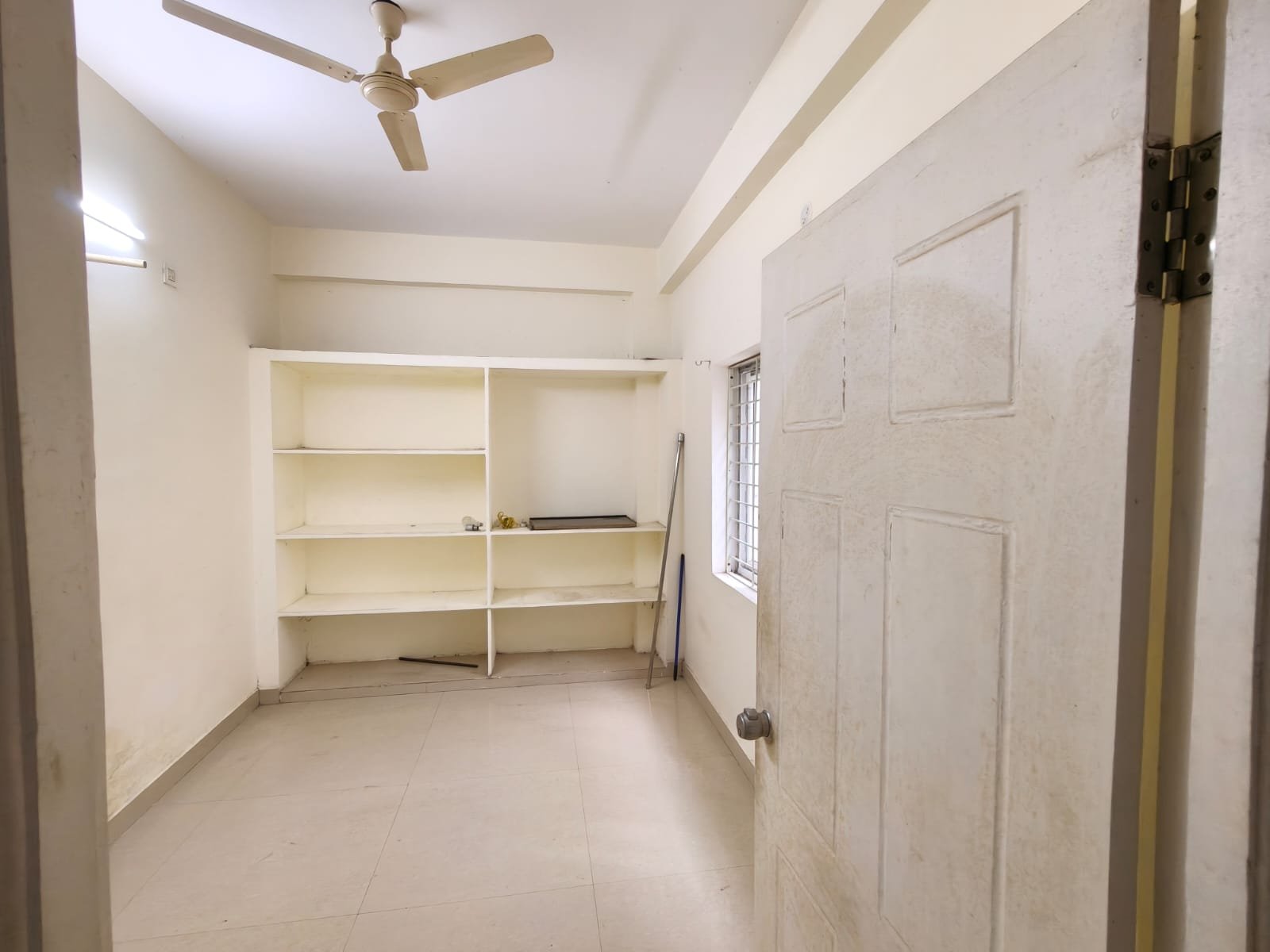 2bhk flat for rent in Shaikpet image 4