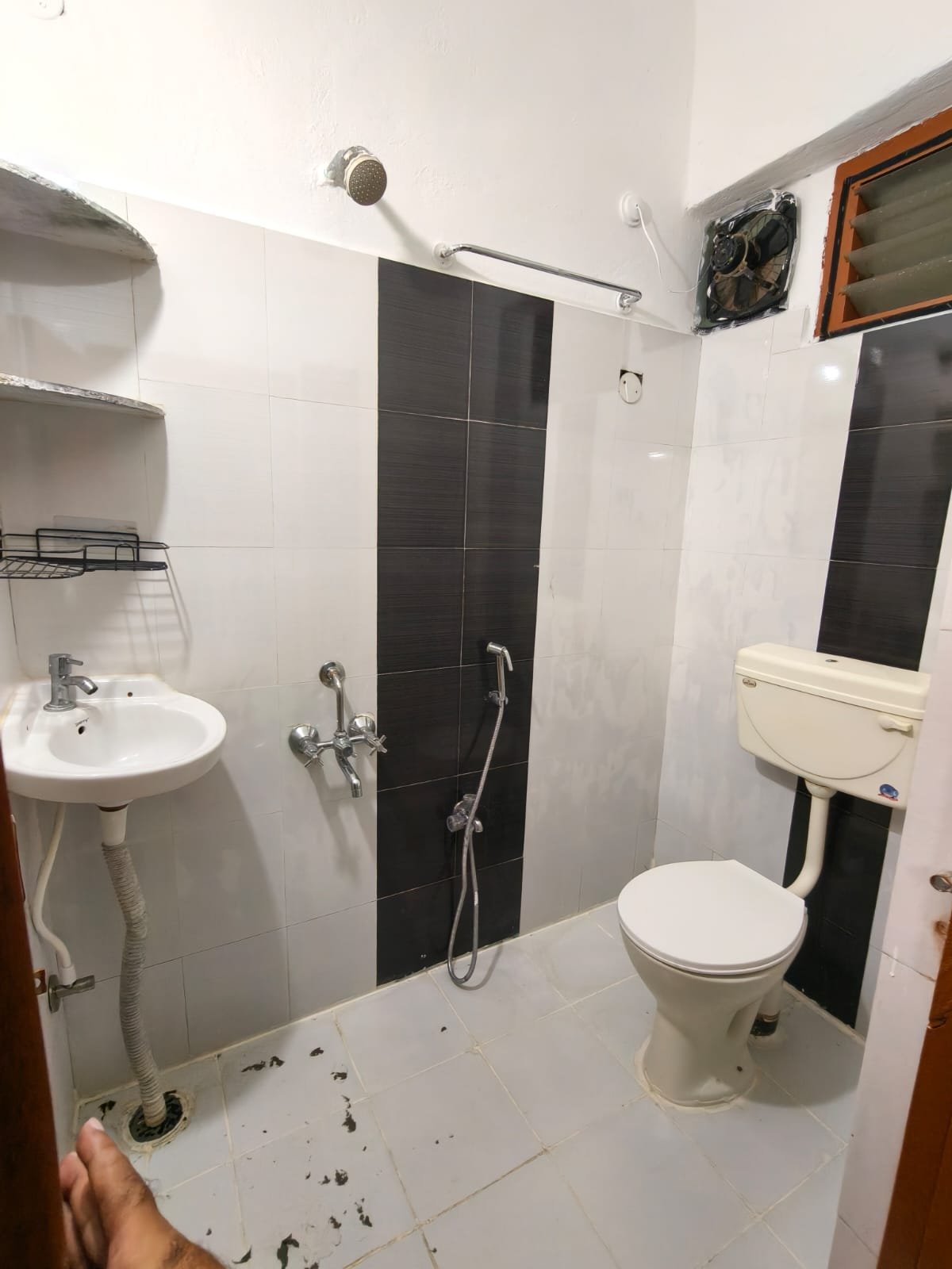 2bhk flat for rent in manikonda image 2