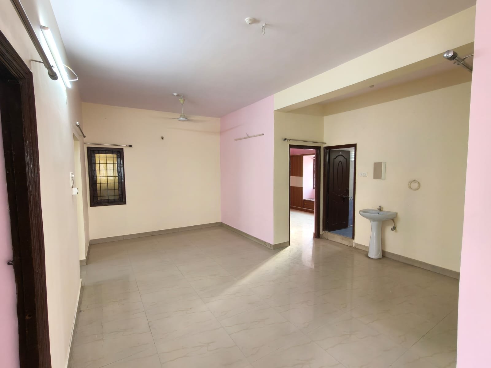 3bhk semi furnished flat for rent in manikonda image 3