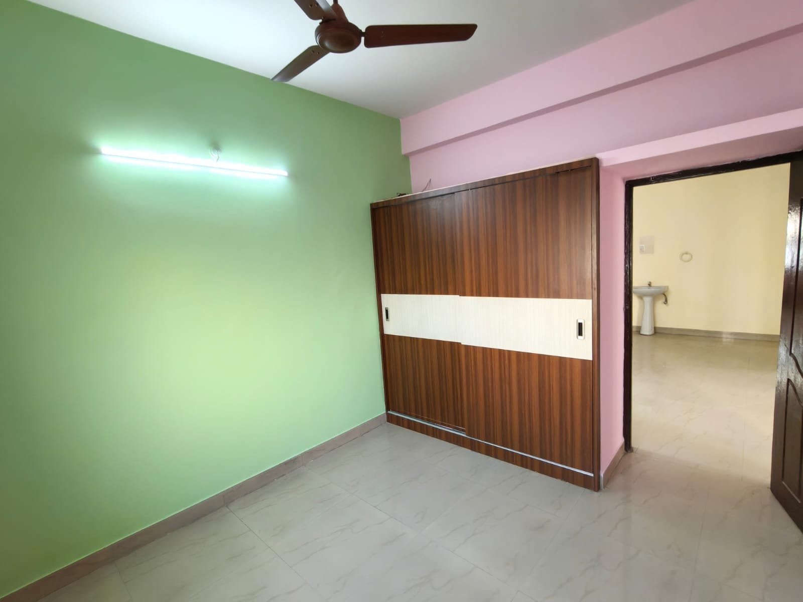 3bhk semi furnished flat for rent in manikonda image 5