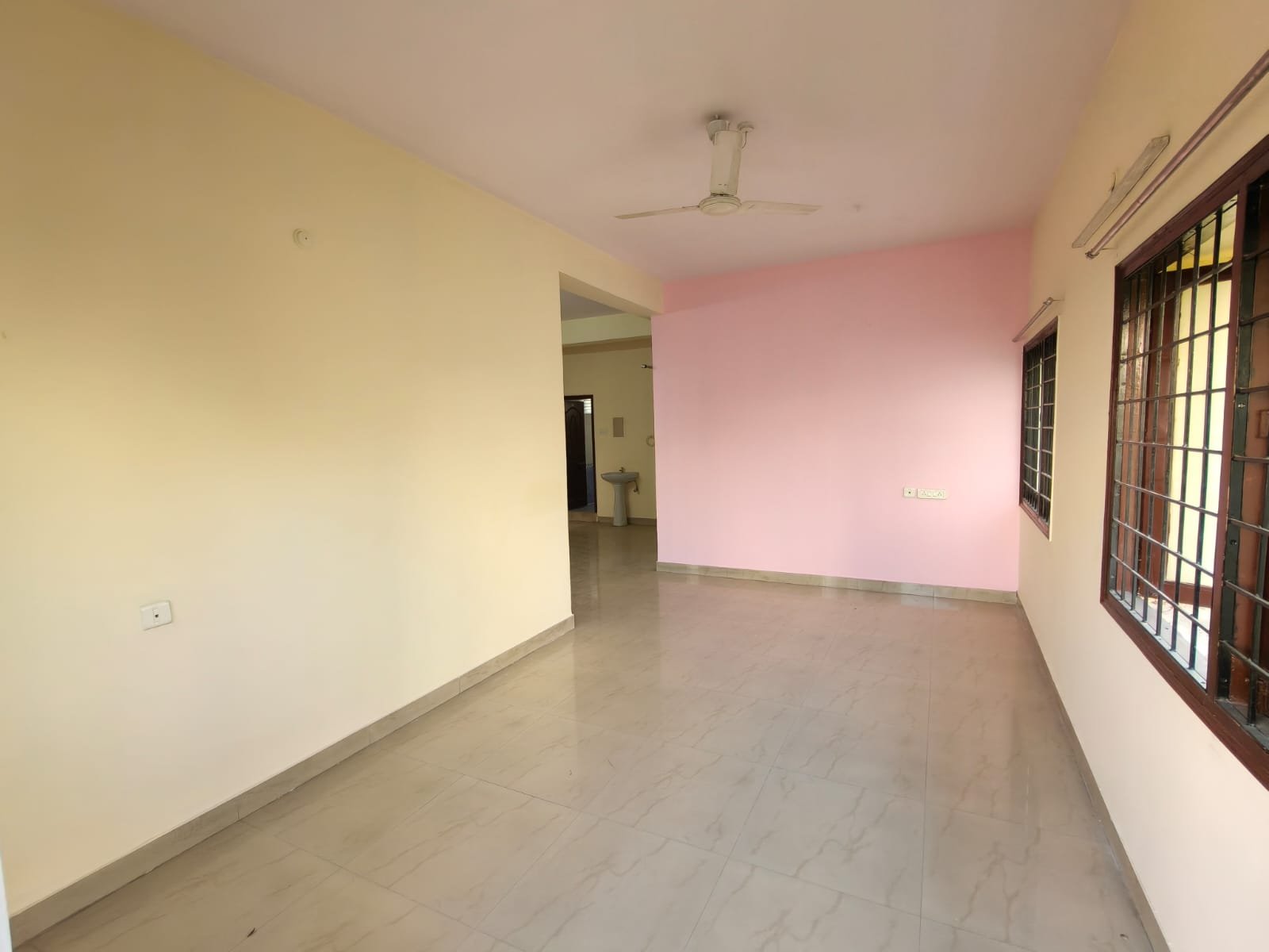3bhk semi furnished flat for rent in manikonda image 1
