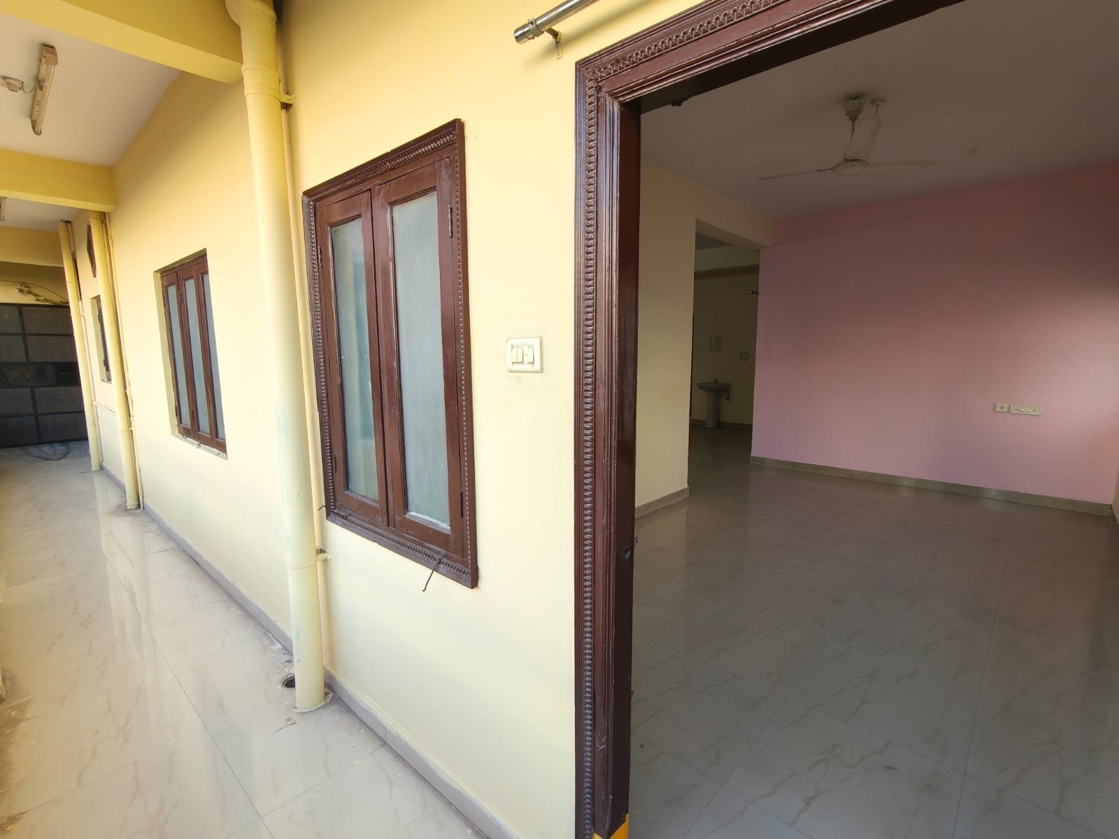 3bhk semi furnished flat for rent in manikonda image 2