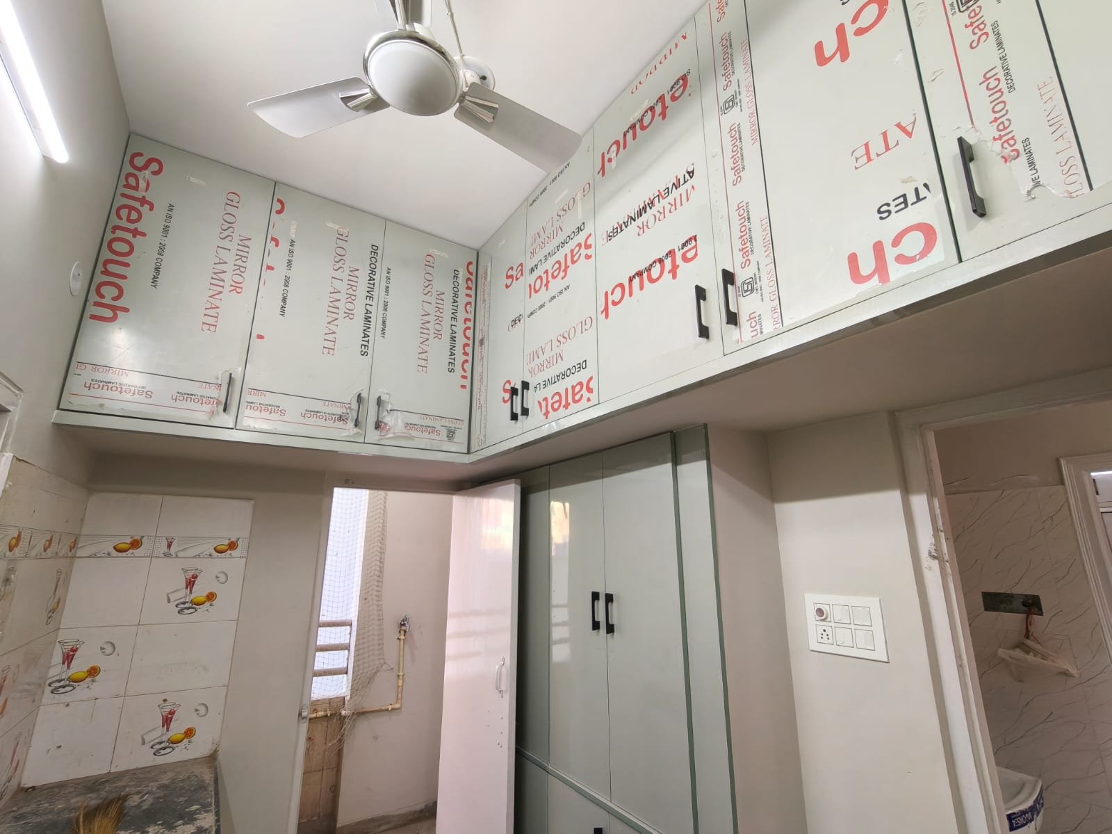 3bhk semi furnished flat for rent in manikonda image 7