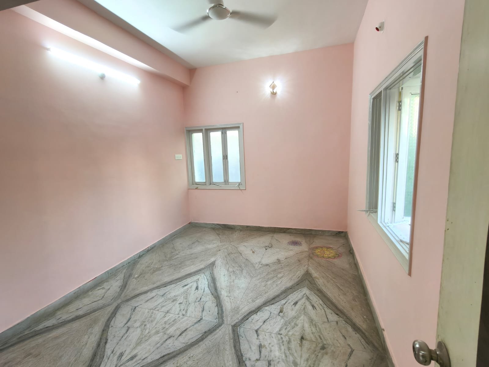 3bhk semi furnished flat for rent in manikonda image 9