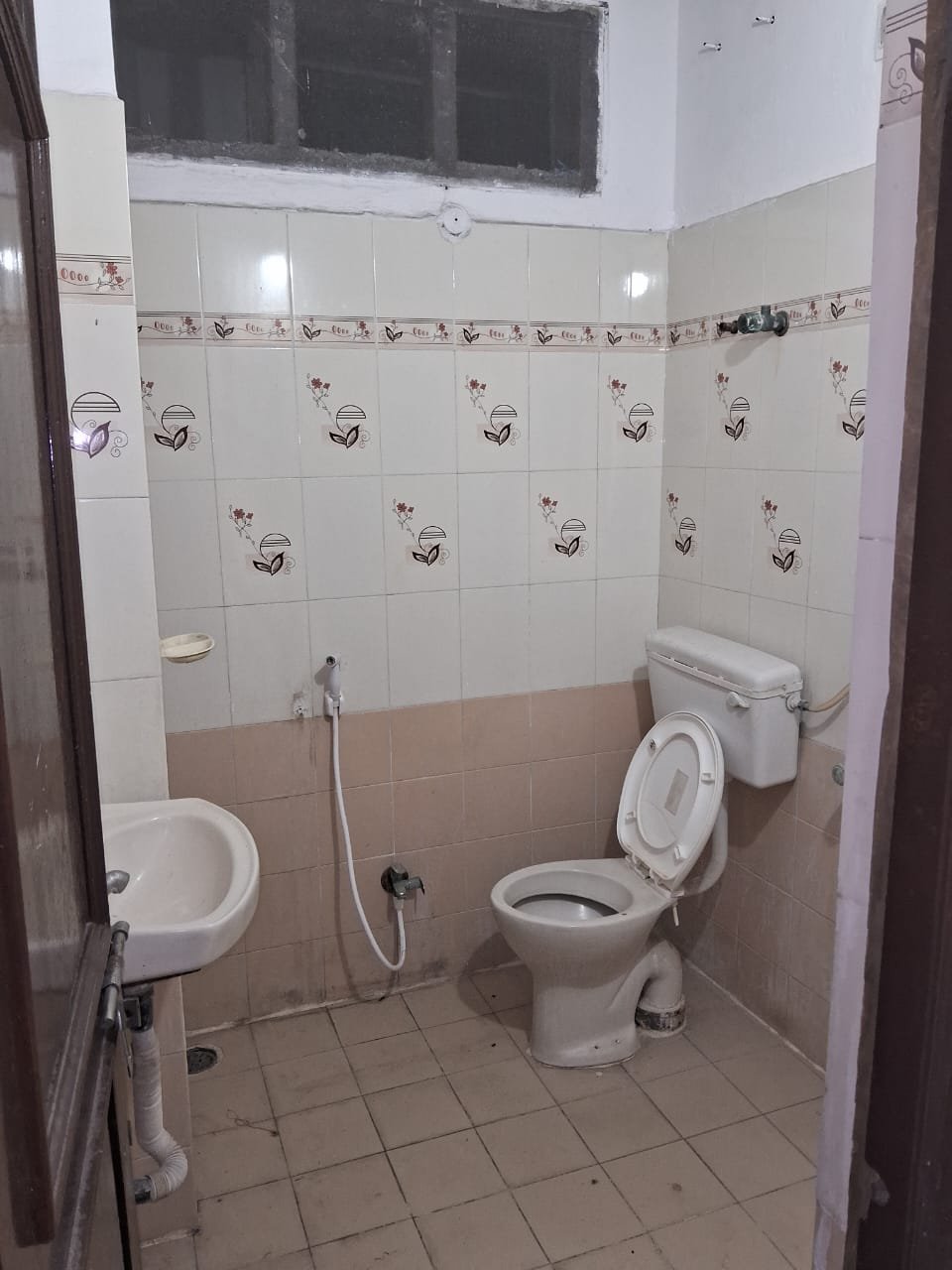 3bhk flat for rent in Tolichowki image 3