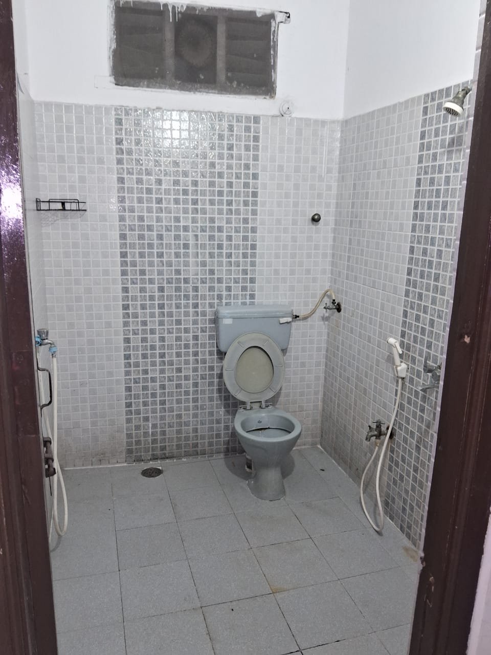 3bhk flat for rent in Tolichowki image 5