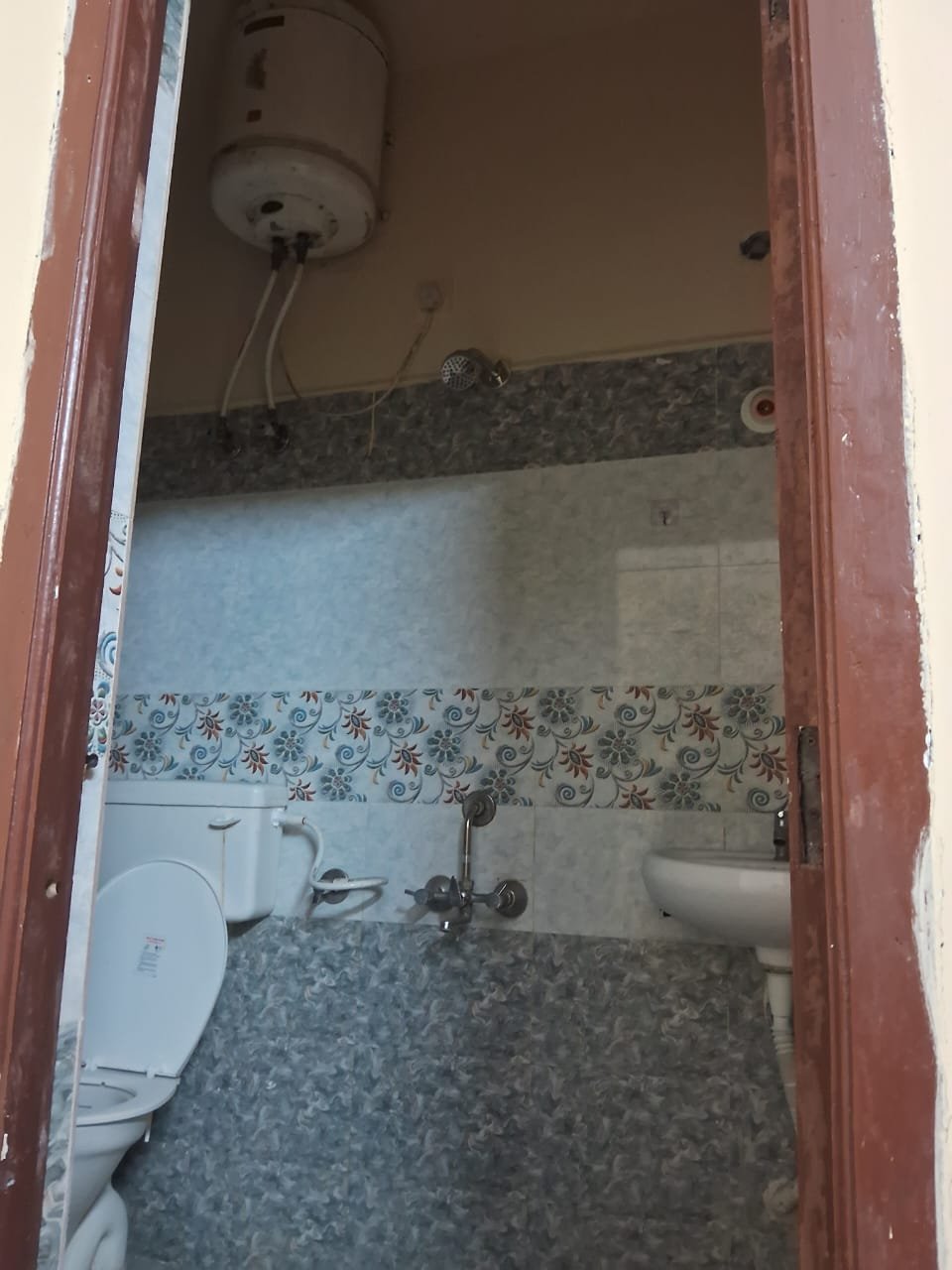 2bhk flat fore rent in shaikpeth image 7