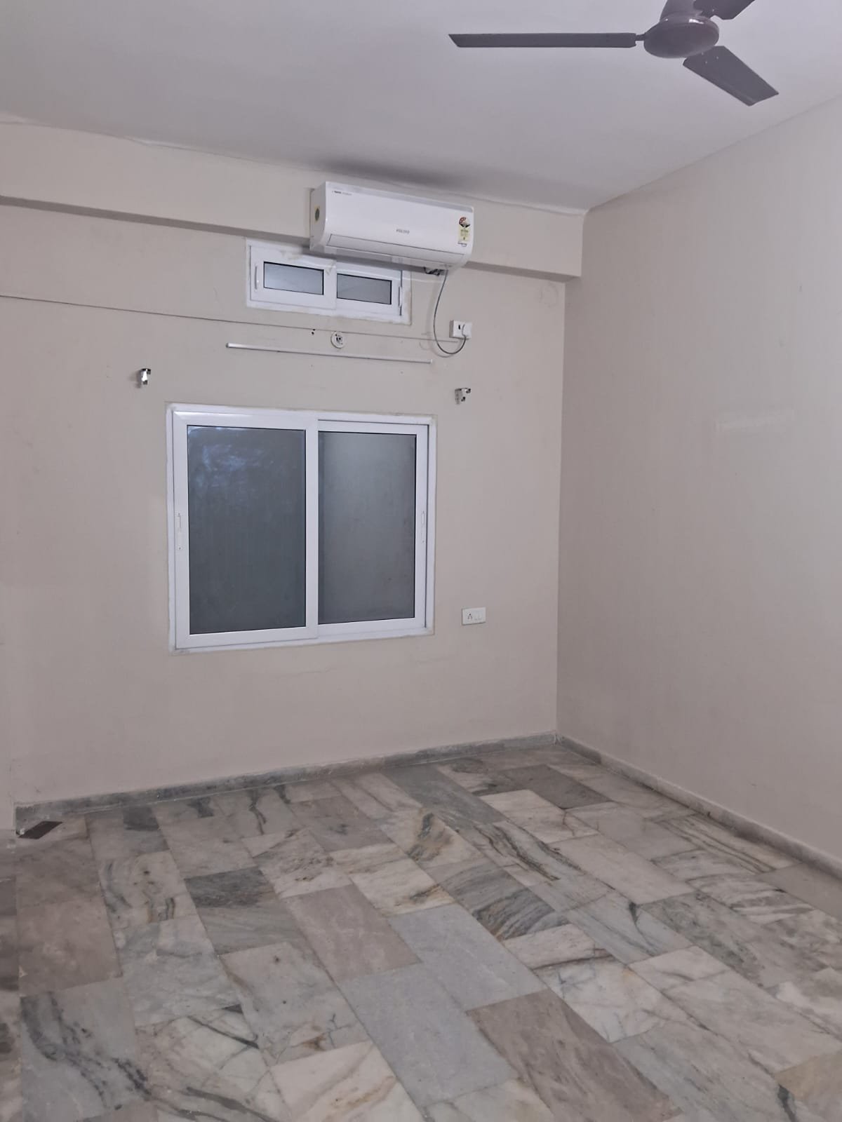 3bhk flat for rent in Tolichowki image 10