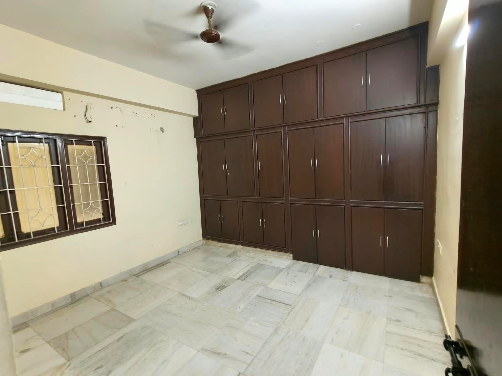 2bhk flat for rent in manikonda image 3