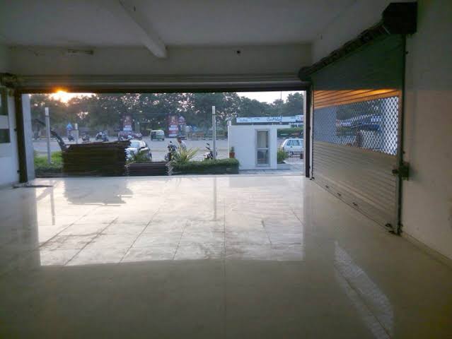 Showroom for rent primary image