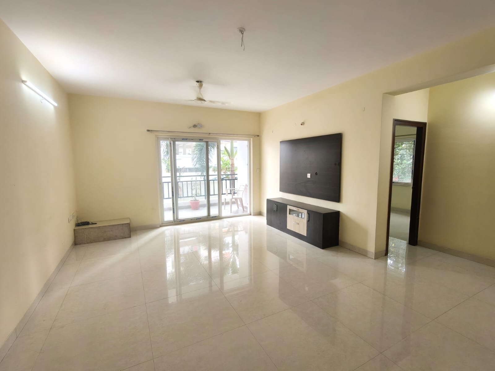 3BHK semi furnished flat for rent in Alkapur Township primary image